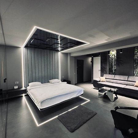 The Hatz By Rh Living Bucureşti Ngoại thất bức ảnh