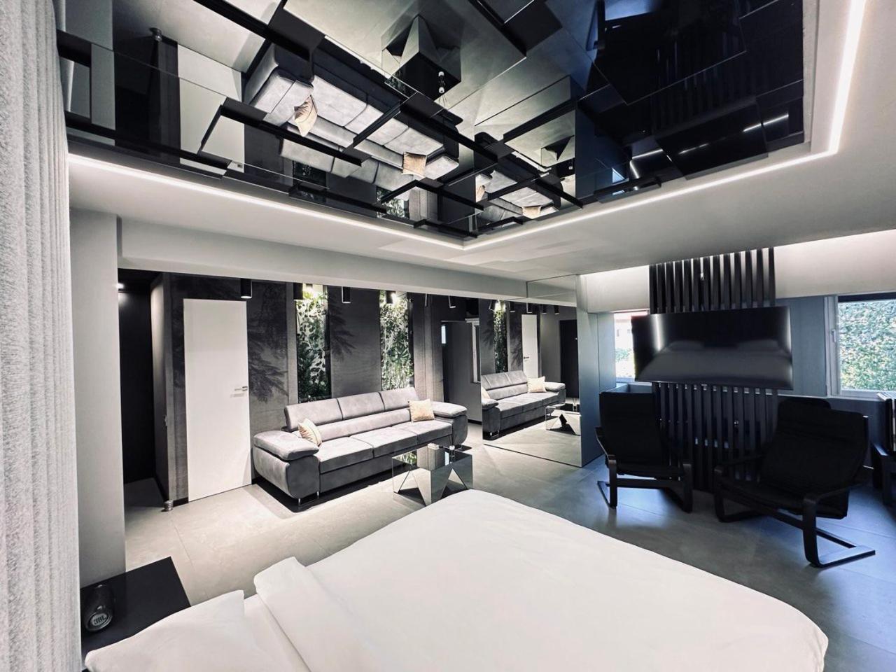 The Hatz By Rh Living Bucureşti Ngoại thất bức ảnh
